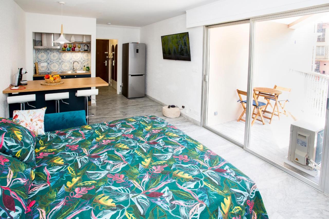 Romantic Sea View Studio, Steps Away From The Beach Antibes Exterior photo